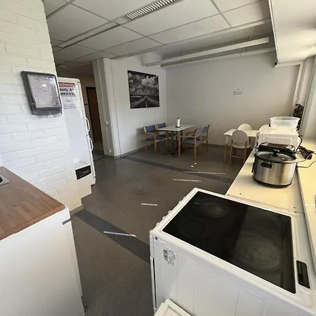 Office House Services 663 Hostel *